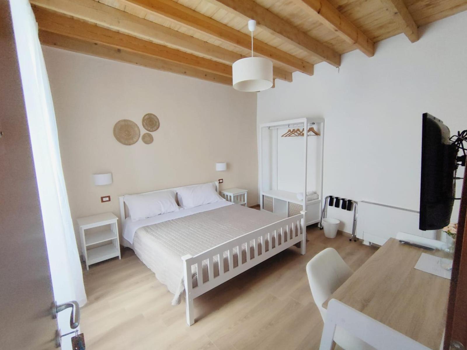 Donna Raffaela Bed & Breakfast Tertenìa Екстериор снимка