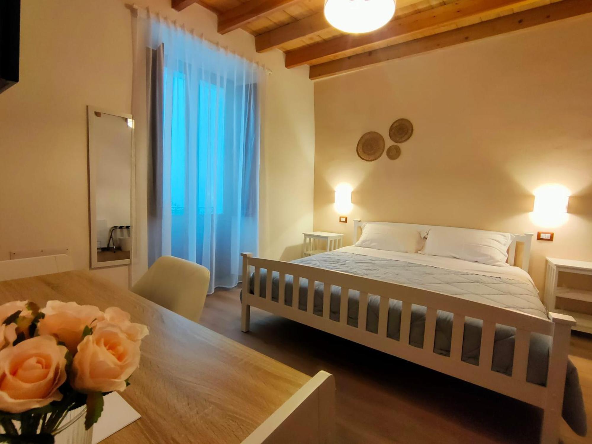 Donna Raffaela Bed & Breakfast Tertenìa Екстериор снимка