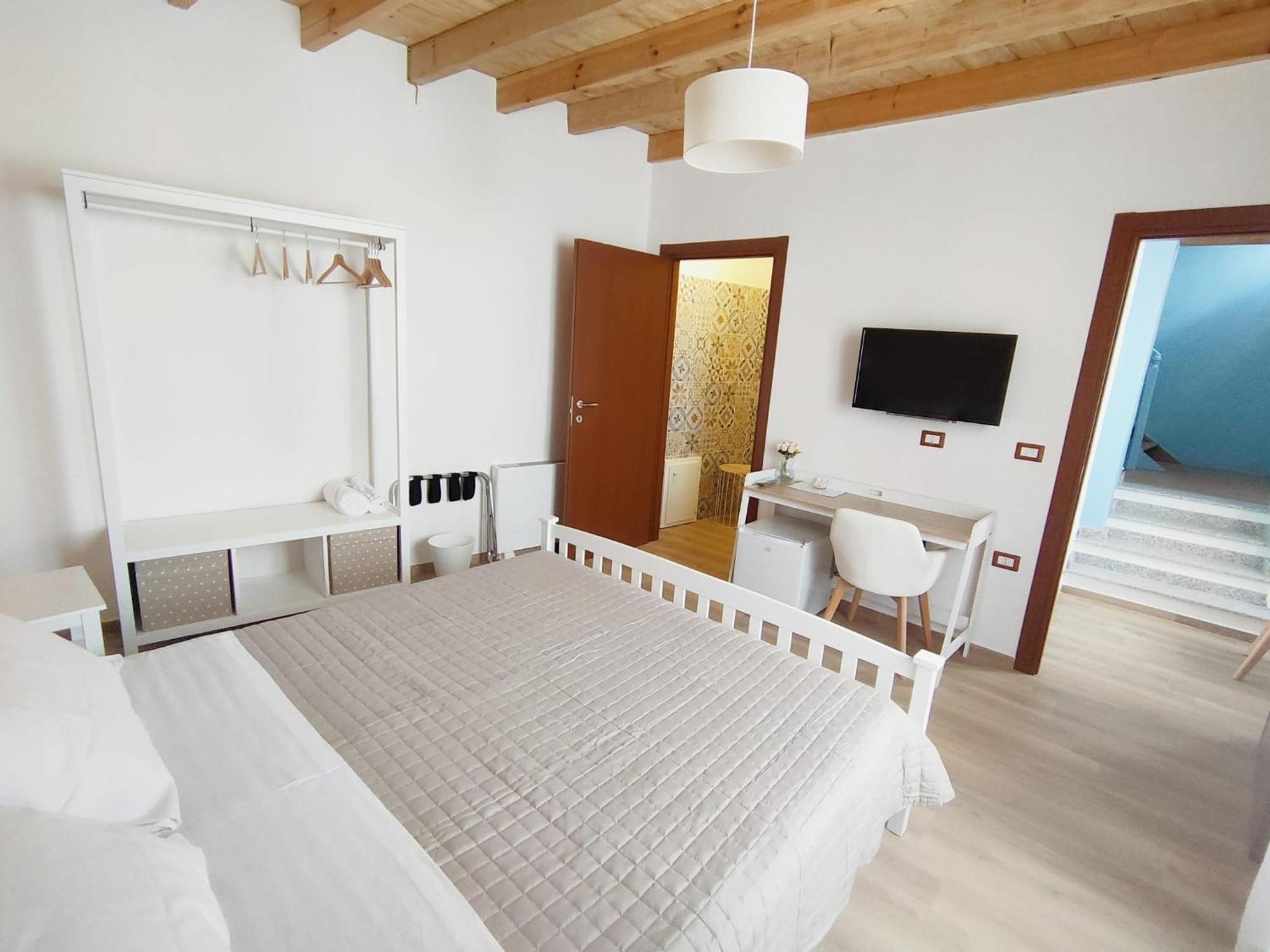 Donna Raffaela Bed & Breakfast Tertenìa Екстериор снимка
